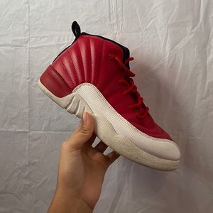 jordan gym red 12